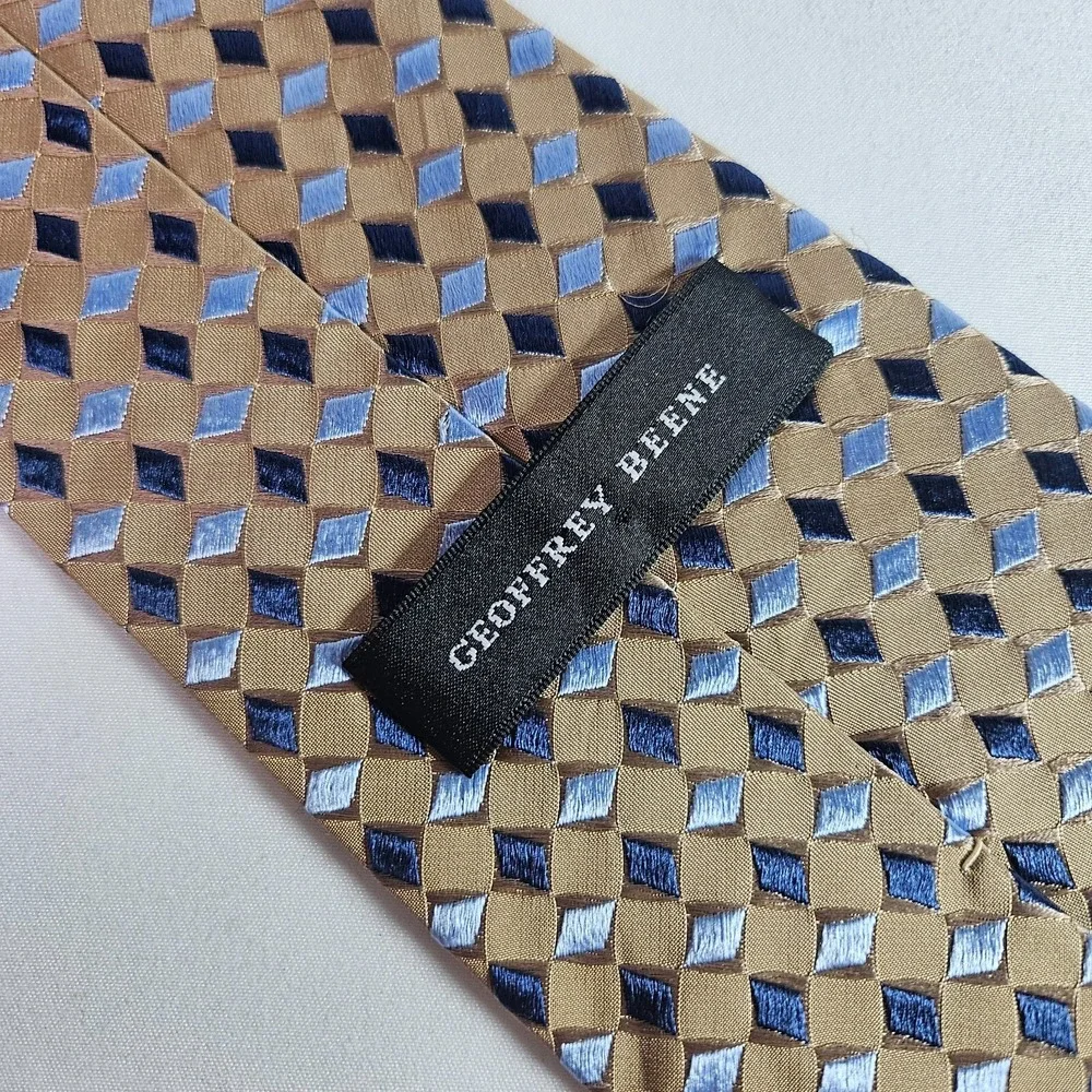 Geoffrey Beene 100% Silk Hand Made‎ Tie Geometric Gold 4